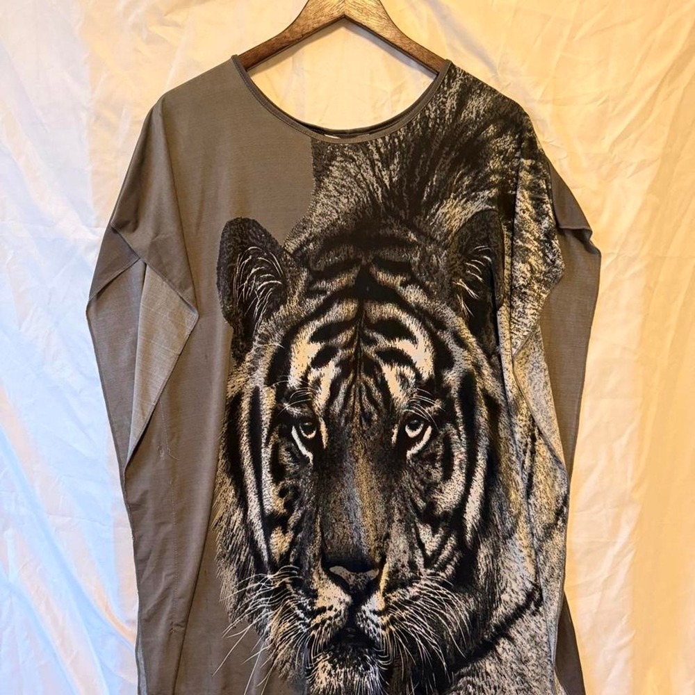 5th Love Tiger Graphic Blouse